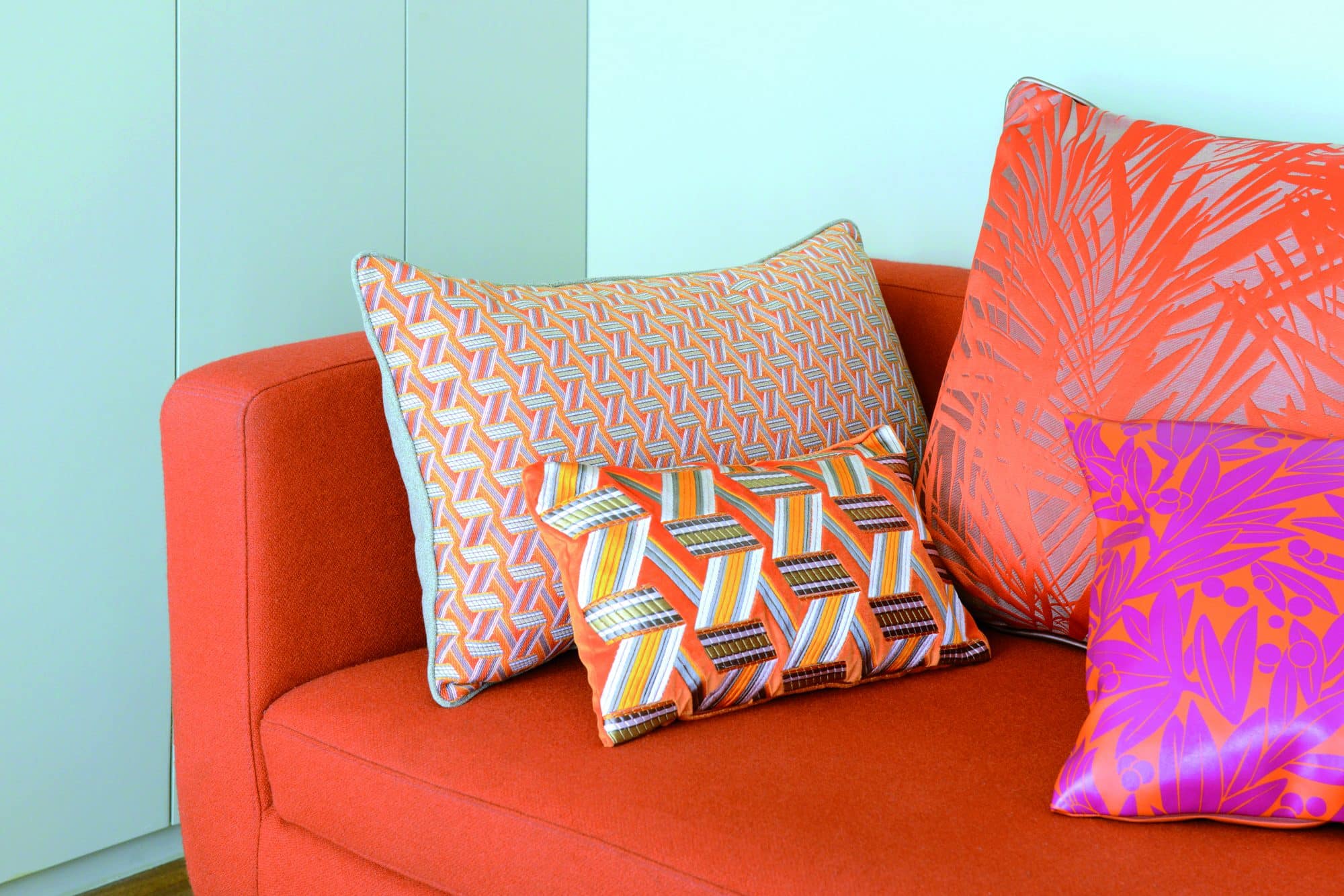 Etofea des coussins réalisés dans les tissus d'éditeur lelièvre ! Tissu idee banquette